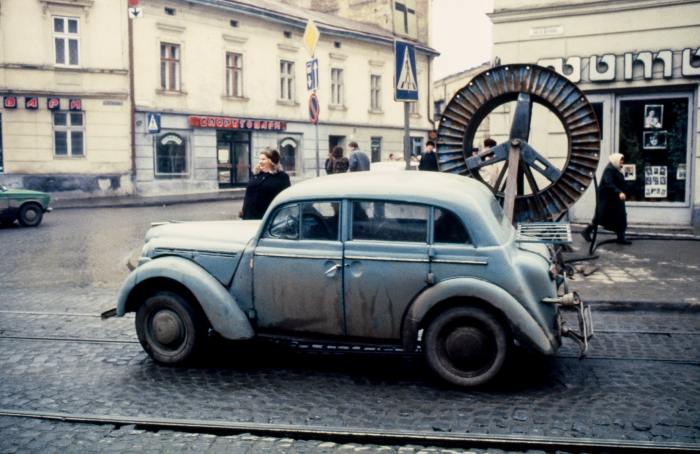 Раритетный автомобиль. СССР, Львов, 1990 год.