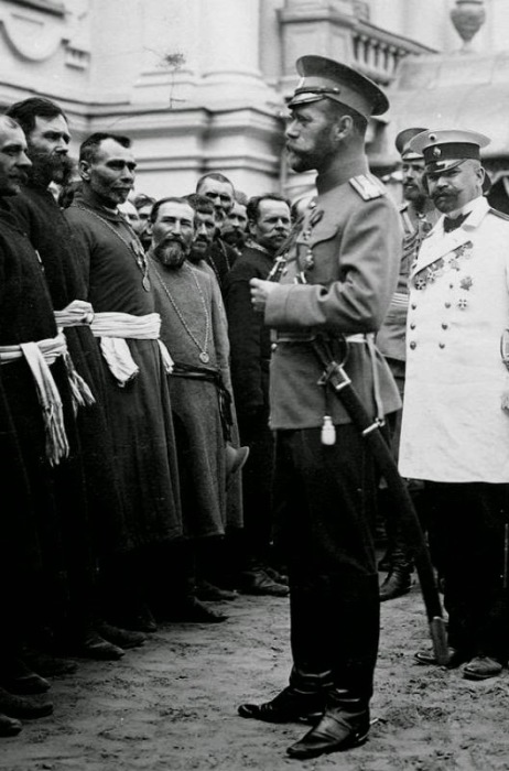 Встреча Николая II с православными священниками, 1911 год.