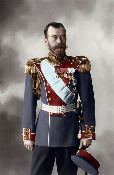 Николай II в парадном мундире.