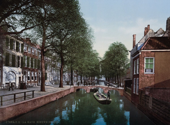 Канал в городе Гаага.