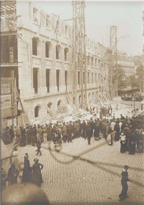 Обвал строительных лесов на улице Монсеньор Ле Принс. Франция, Париж, 1920 год.