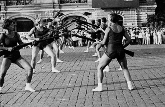 Поединок во время парада физкультурников, 1930 год.