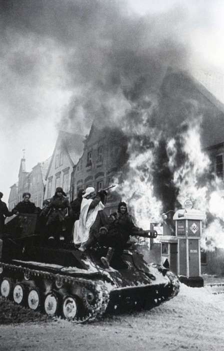 Советские войска захватили немецкий город Мюльхаузен. Германия, 1945 год.