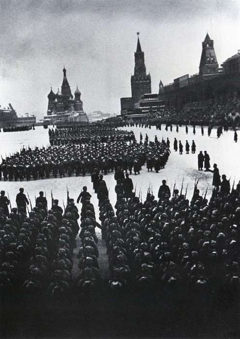 Военный парад на Красной площади в честь 24-й годовщины Октябрьской революции.