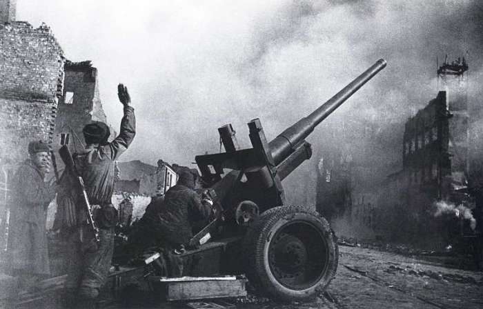 Артиллерийская подготовка. Данциг, 1945 год.