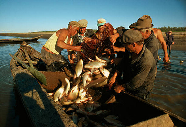Рыбаки на Иртыше вблизи Ханты-Мансийска.