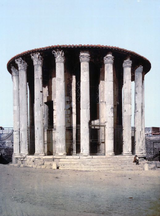 Руины античного храма.