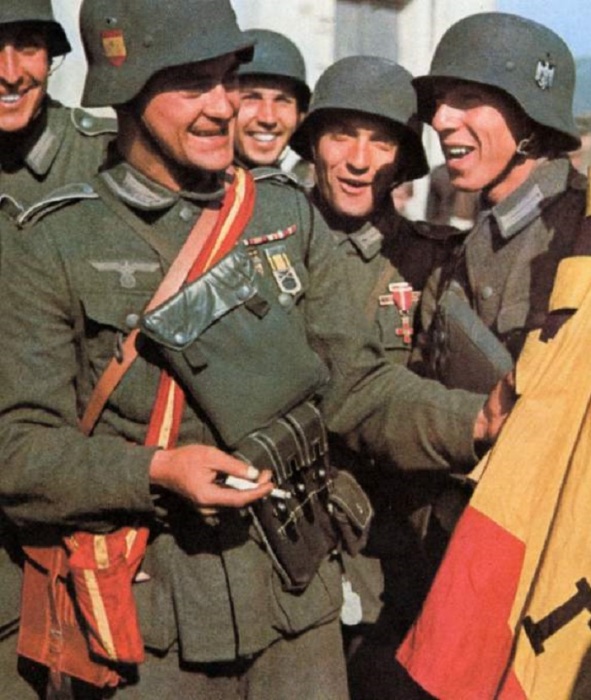 Испанские добровольцы из состава 250-ой пехотной дивизии вермахта.