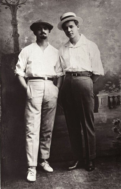 Сергей Александрович Есенин и В.И. Болдовкин. Баку, 24 мая 1925 года. 