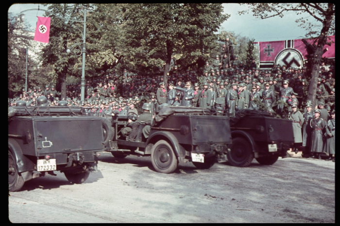 Парад немецких войск 5 октября 1939 года в Варшаве, в честь окончания Польской компании.