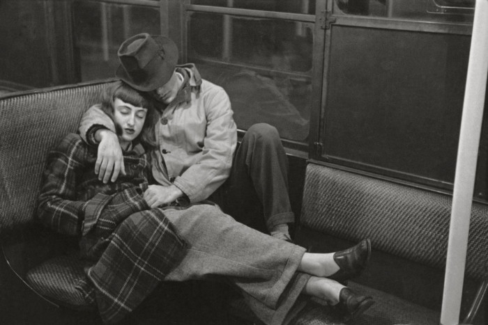 Жизнь и любовь в метро Нью-Йорка, 1947 года.