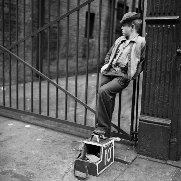Чистильщик обуви, 1947 год.