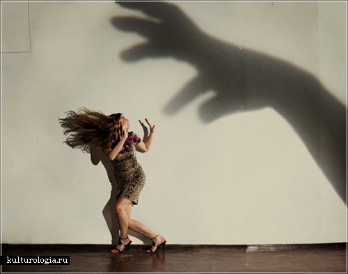Фотографический проект «Shadow hands» от  Russ и  Reyn