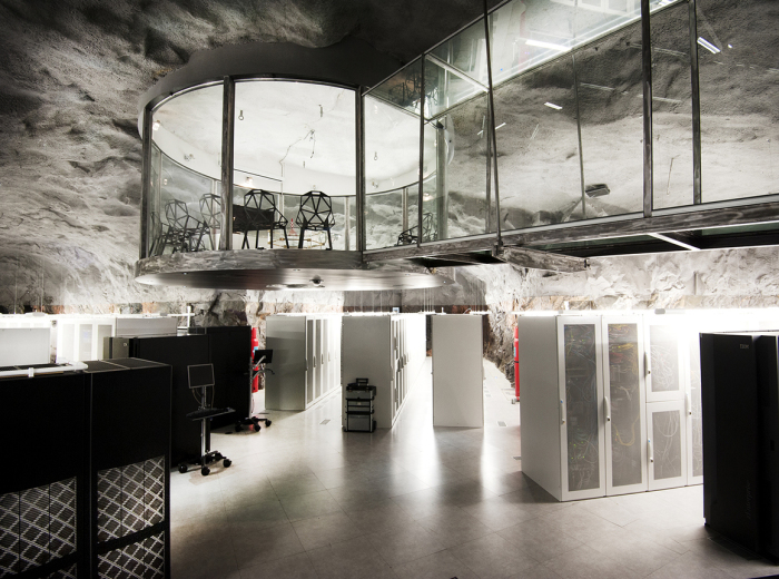 Центр обработки данных в бывшем бункере Pionen, в стокгольмском районе Сёдермальм.