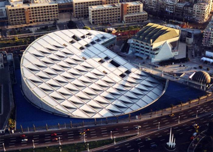 Новая Александрийская библиотека – гордость современного Египта. | Фото: travel.rambler.ru.