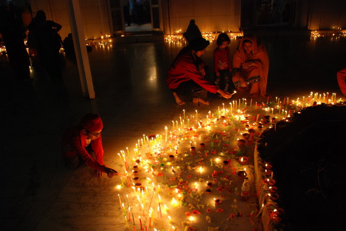 Огни праздника Дивали. | Фото: kulturologia.ru.