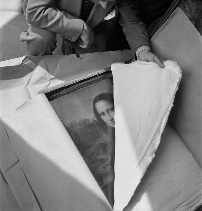 «Мона Лизу» впервые показывают после войны. | Фото: louvre.fr.