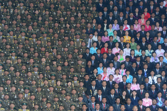На праздновании 100-летия Ким Ир Сена в Пхеньяне. | Фото: huffingtonpost.com.