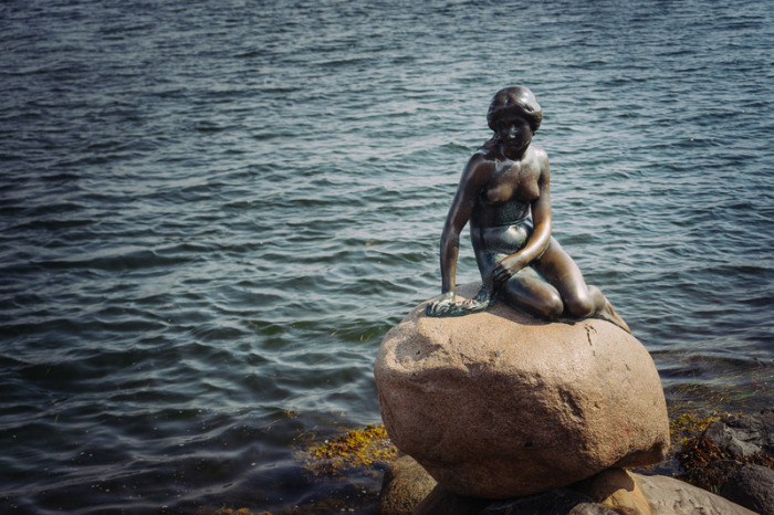 Статуя Русалочки – самый узнаваемый символ Копенгагена. | Фото: flickr.com.