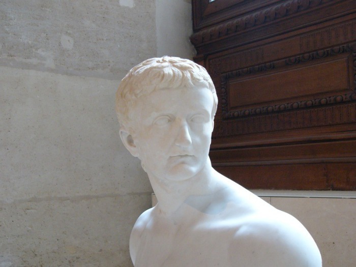 Бюст императора Тиберия в Лувре. | Фото: flickr.com.