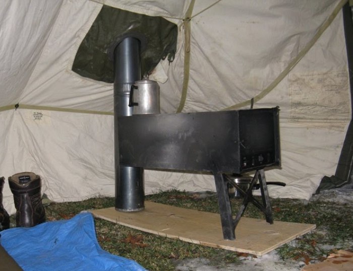 Юконская печка, установленная в палатке. | Фото: bushcraftusa.com.