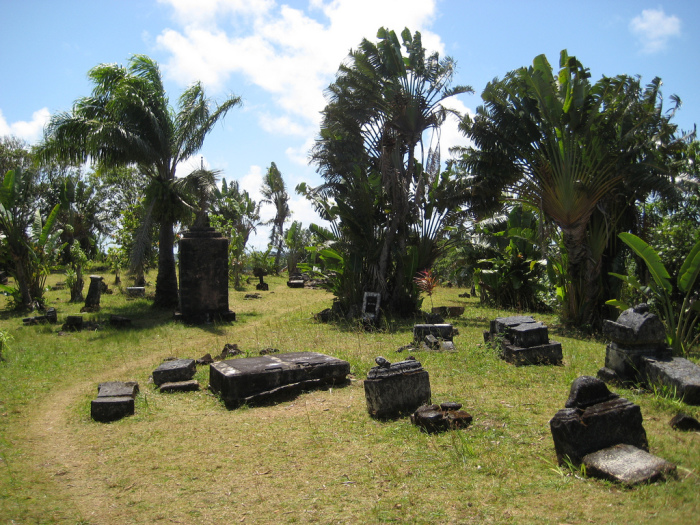 Кладбище острова Сент-Мари стало местом упокоения для тысяч пиратов. | Фото: thevintagenews.com.