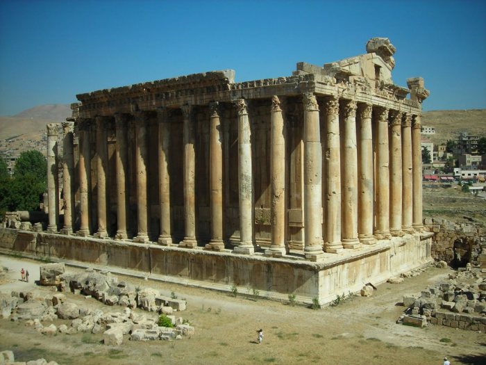 Храм Бахуса в Баальбеке (современный Ливан). | Фото: ngorod.net.