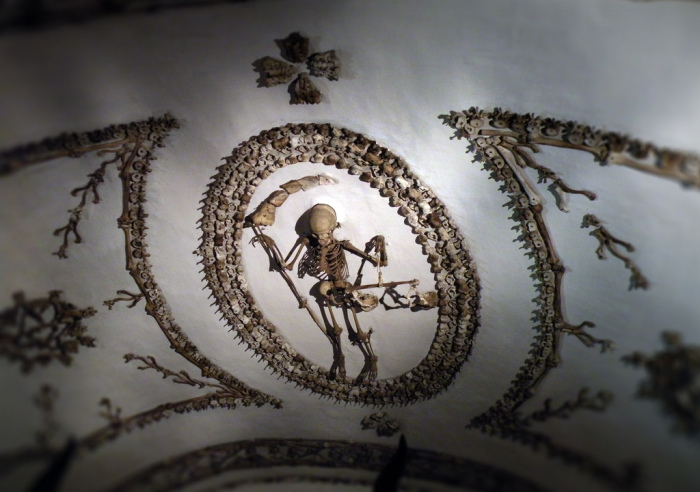 Смерть с весами. Фрагмент украшения церкви Санта-Мария-делла-Кончеционе. | Фото: scisne.net.
