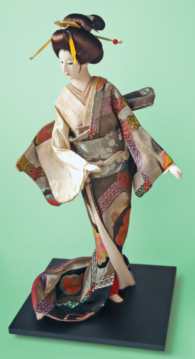 Традиционная японская кукла. | Фото: commons.wikimedia.org.