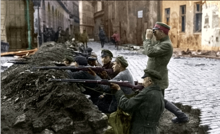  Латышские стрелки обороняют Ригу в ноябре 1919 года. | Фото: latvjustrelnieki.lv.
