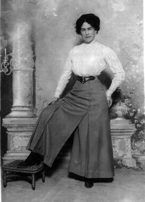 Платье с разделенной юбкой. Нью-Йорк, 1910 год. | Фото: imgur.com.