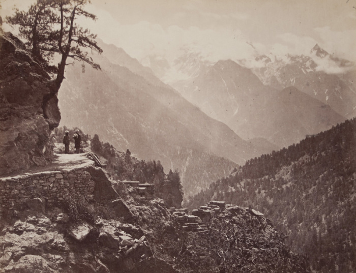 Тибетская дорога в Гималаи, сфотографированная в 1867 году Сэмюэлем Борном. | Фото: flickr.com.