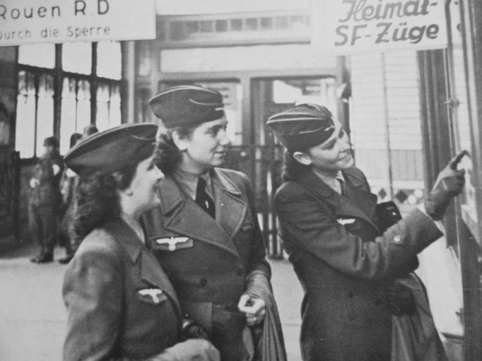 В годы Второй мировой войны во вспомогательных службах служило около 500 тысяч немок. | Фото: kramola.info.