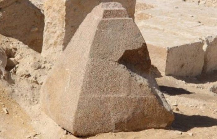 Древний Египет: пирамидион Анкхнеспепи.