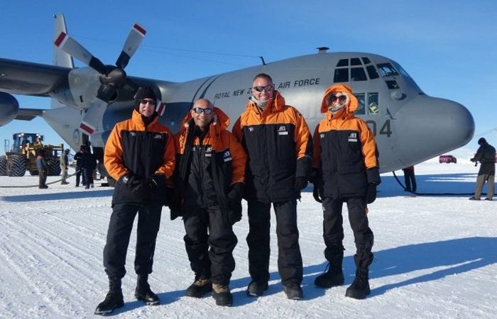Необычная экспедиция в Антарктиду министра обороны Новой Зеландии.