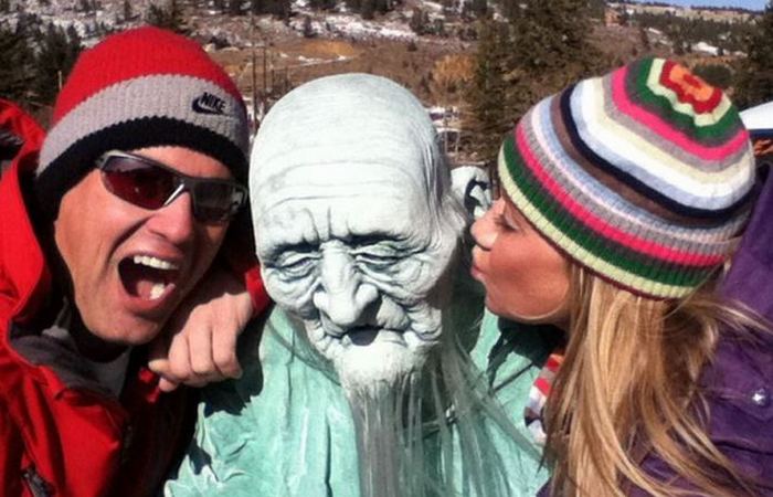 Фестиваль «Дни замороженного мертвеца» в Недерлэнде, Колорадо, США.
