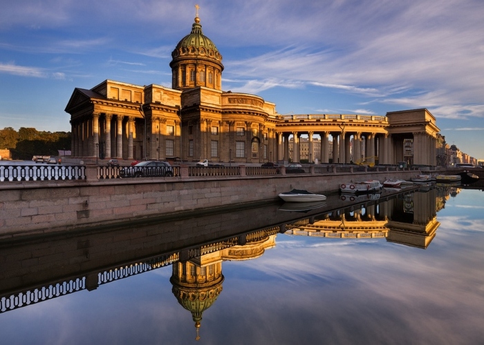 Вид на Казанский собор со стороны канала Грибоедова./ Фото: kolpakovs.ru