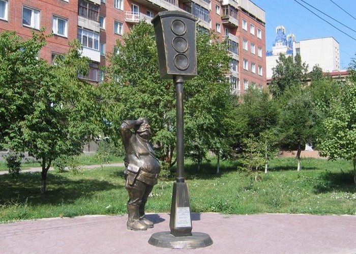 Памятник «Первый светофор»./Фото: ilance.narod.ru