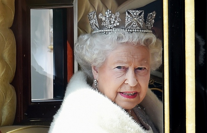 Ее Высочайшее Величество Елизавета Вторая./ Фото: politico.eu