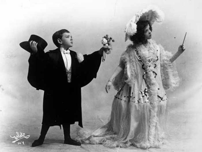 Фред со своей сестрой Адель, в 1906 году./Фото www.writework.com