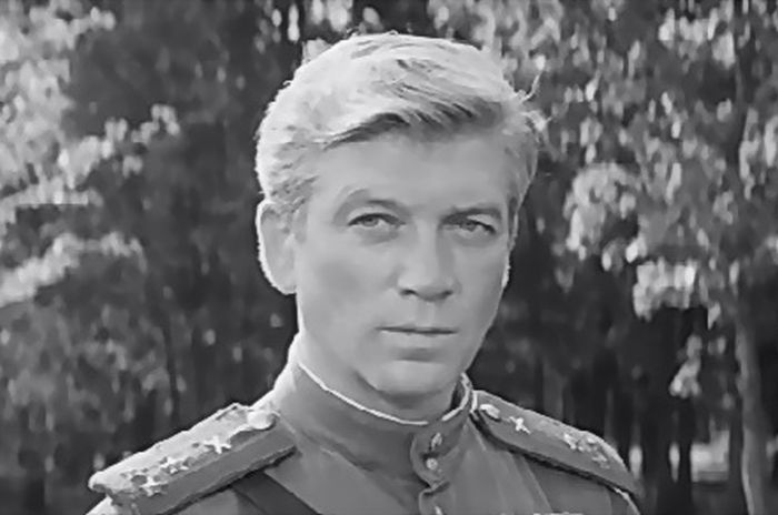 Валентин Зубков, кадр из фильма «На войне как на войне». / Фото: www.kino-teatr.com