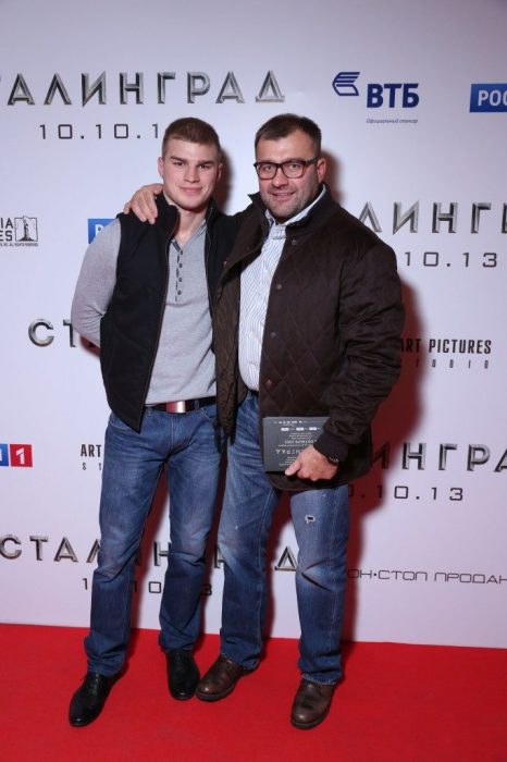 Михаил Пореченков с сыном. / Фото: www.prozvezd.info
