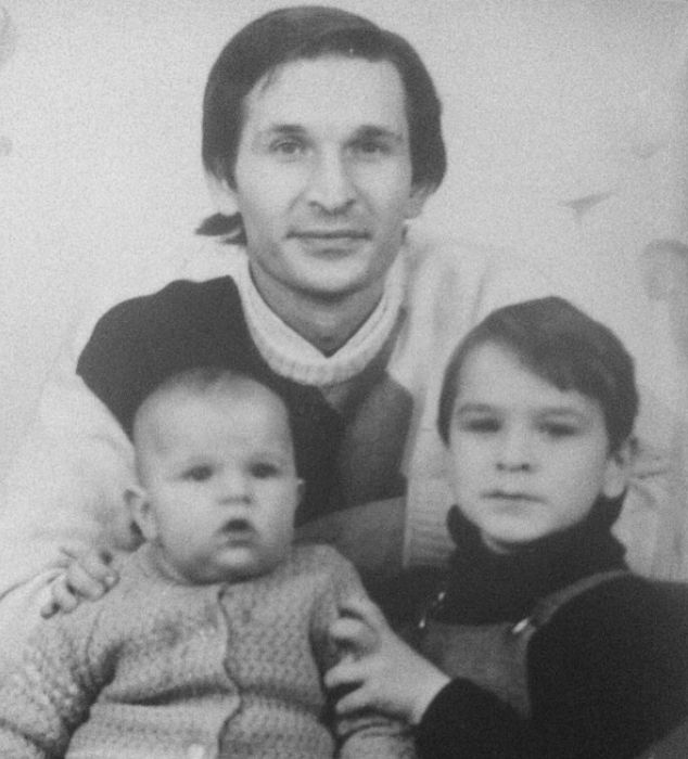 Фёдор Добронравов с сыновьями. / Фото: www.instagram.com