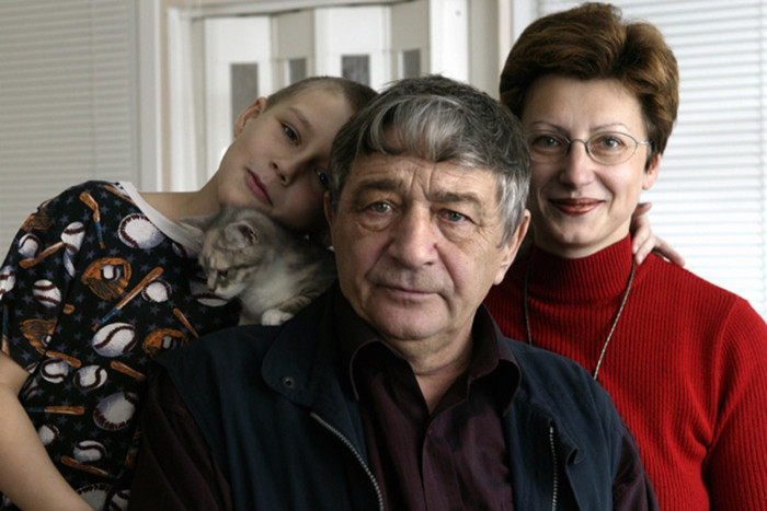 Эдуард Успенский с Элеонорой филиной и её сыном. / Фото: www.woman.ru