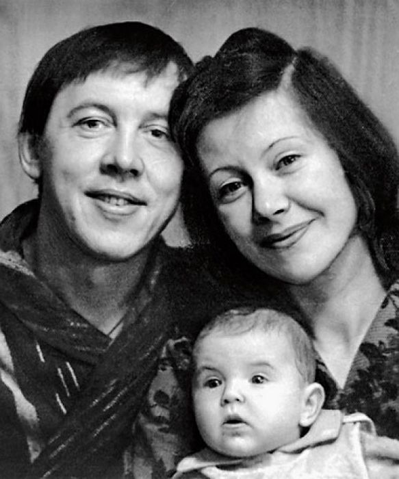 Валерий и Тамара Золотухины с сыном Сережей. / Фото: www.dayonline.ru