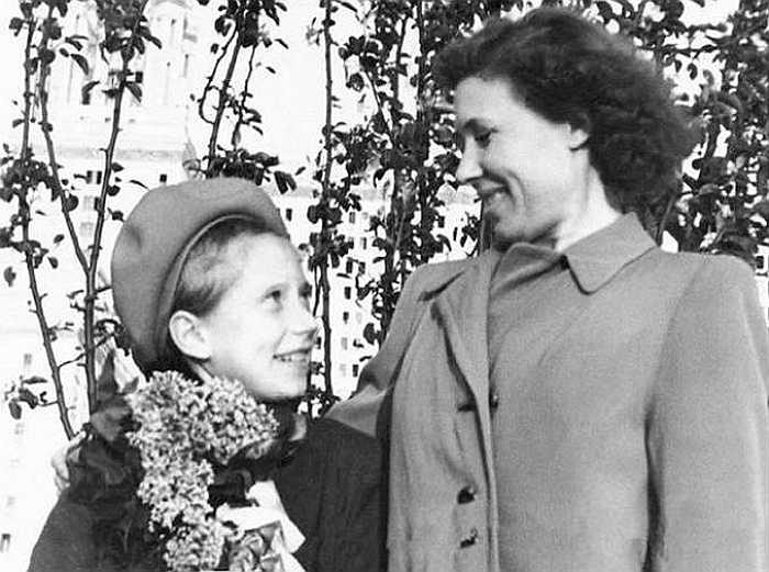 Инна Чурикова с мамой. / Фото: www.goodhouse.ru