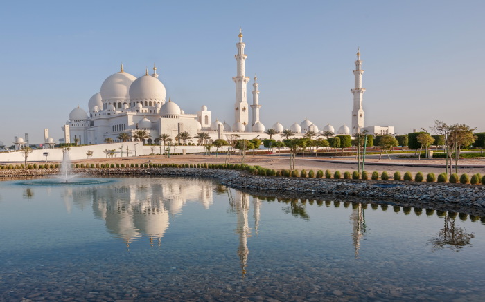 Мечеть шейха Зайда в Абу-Даби. / Фото: www.traveldigg.com