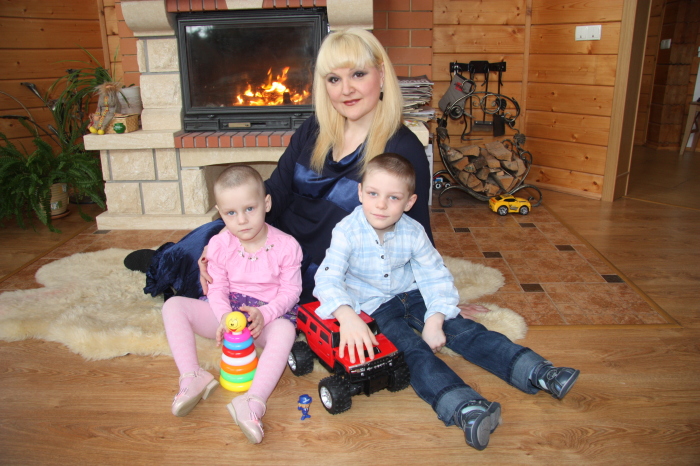 Маргарита Суханкина с детьми. / Фото: www.changeonelife.ru