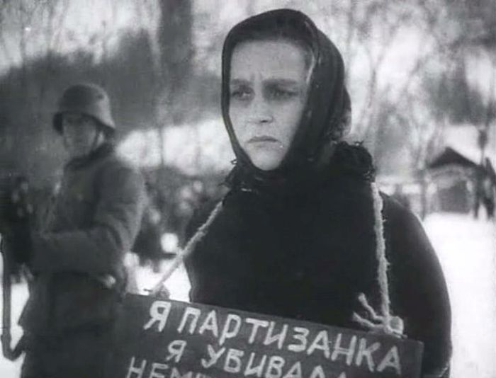 Вера Марецкая, кадр из фильма «Она защищает Родину». / Фото: www.kino-teatr.ru