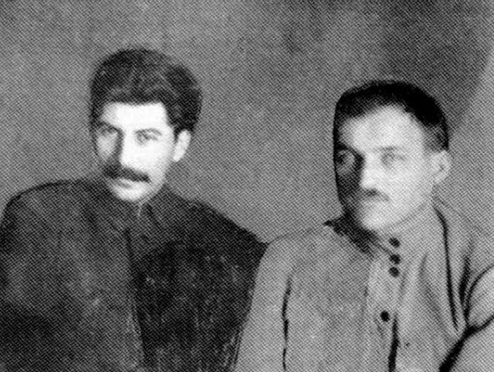 Иосиф Сталин и Фёдор Сергеев, 1920 год. / Фото: www.nstarikov.ru